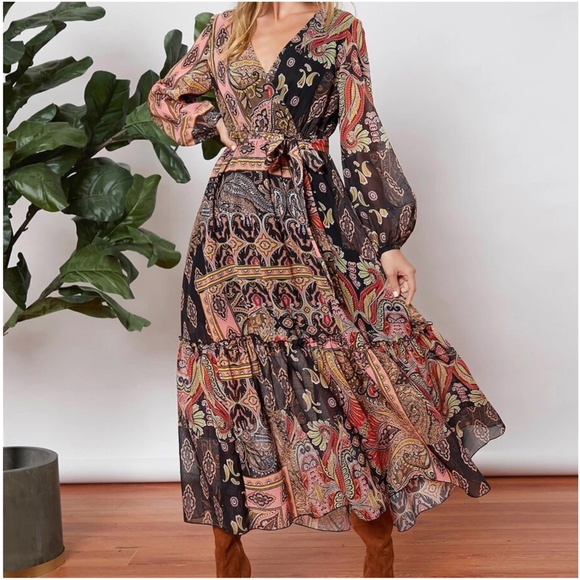 BellanBlue Dresses & Skirts - Boho Floral paisley Print Surplice Long Sleeve Maxi Dress